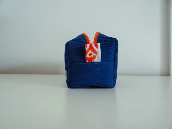 Trousse bleue velours école cadeau prénom brodé 3