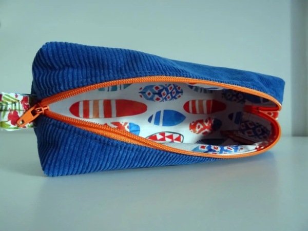 Trousse bleue velours école cadeau prénom brodé 5
