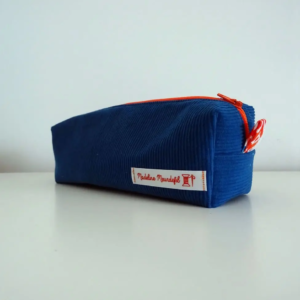 Trousse bleue velours école cadeau prénom brodé1