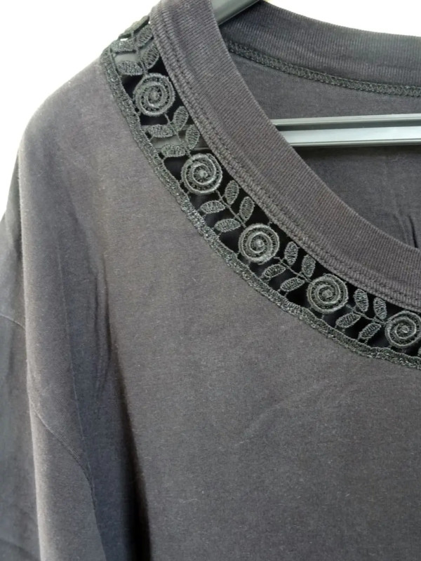 T-shirt Vintage Détails Dentelle Seconde Main 2