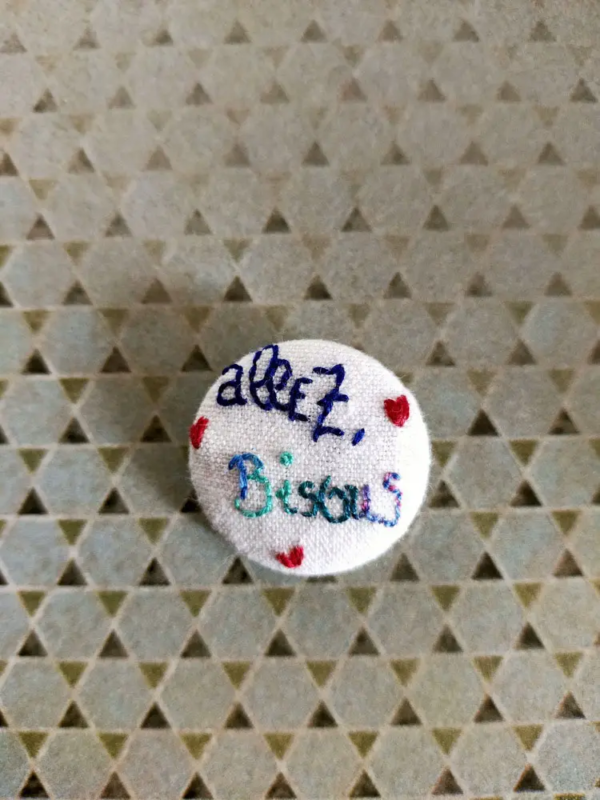 Allez Bisous Badge brodé expression désuète