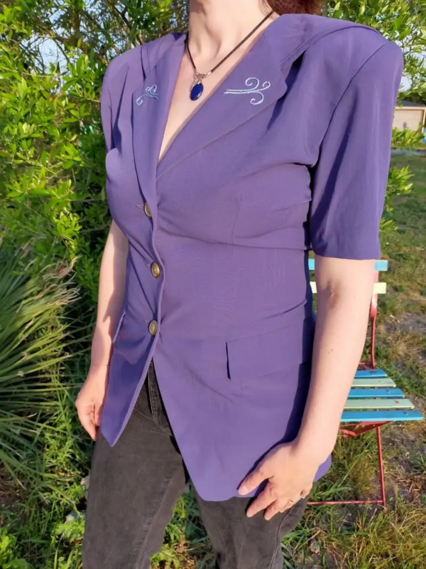 Blazer violet au fil des saisons vintage seconde main broderie main original
