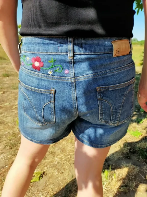 Short Jeans Brodé Fleuri Estival Slow Fashion Broderie Main Seconde main 4