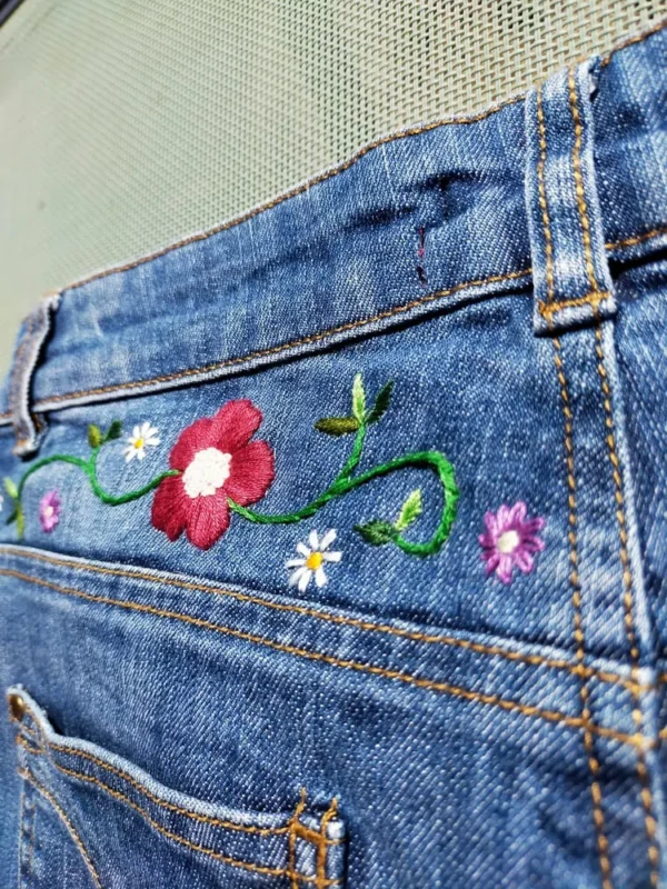 Short Jeans Brodé Fleurs Estival Slow Fashion Broderie Main Seconde main Original Ethique 10