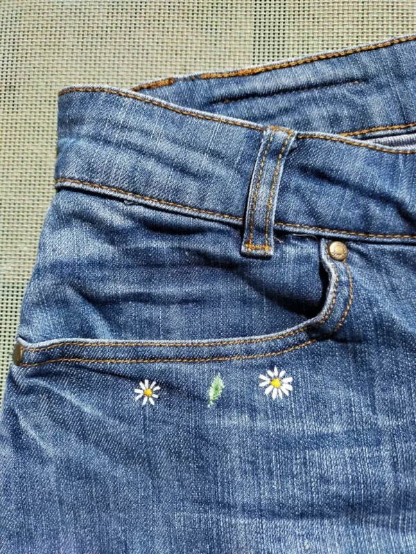 Short Jeans Brodé Fleurs Estival Slow Fashion Broderie Main Seconde main Original Ethique 13
