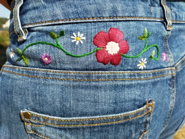 Short Jeans Brodé Fleurs Estival Slow Fashion Broderie Main Seconde main Original Ethique 4