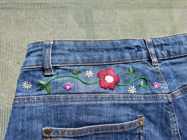 Short Jeans Brodé Fleurs Estival Slow Fashion Broderie Main Seconde main Original Ethique 5