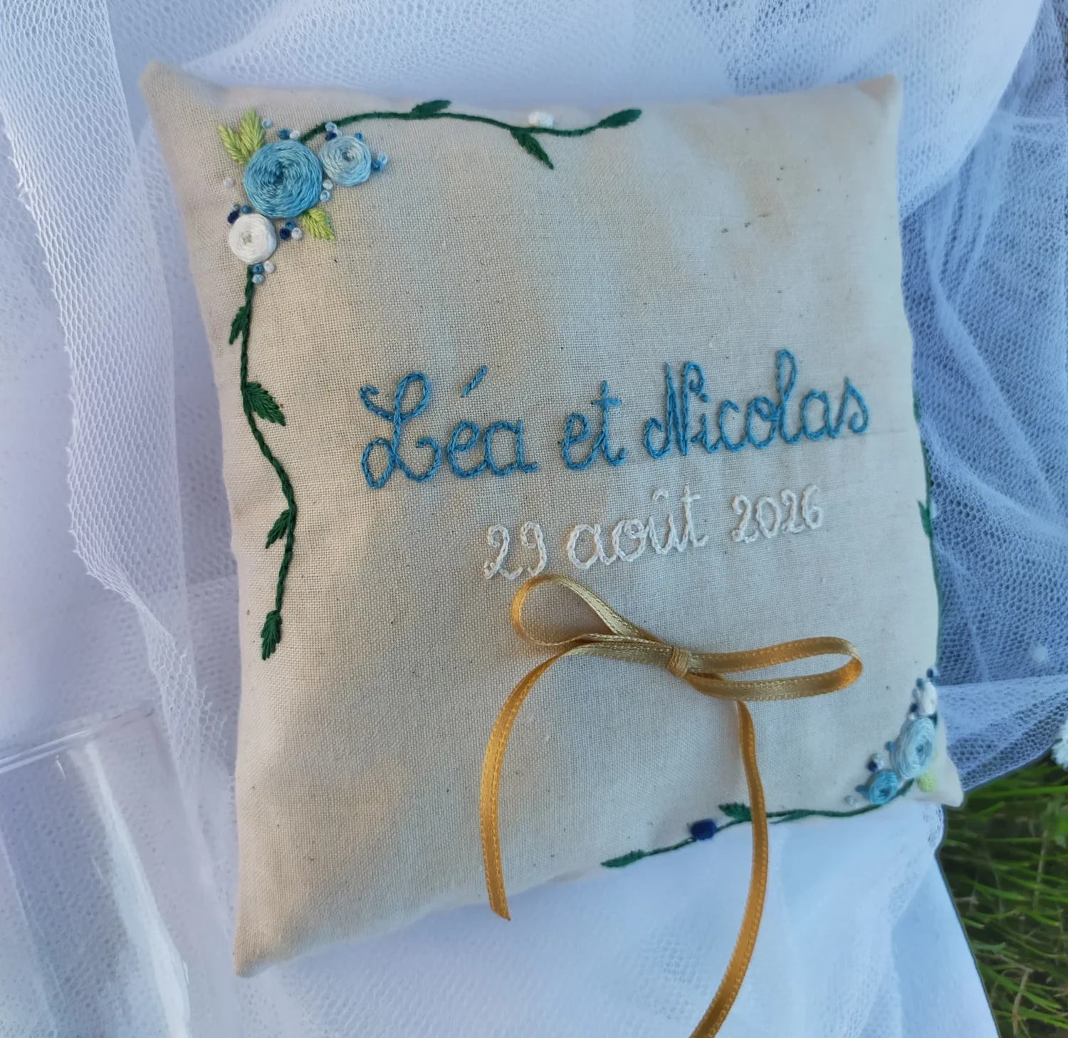 Coussin alliance brodé Mariage